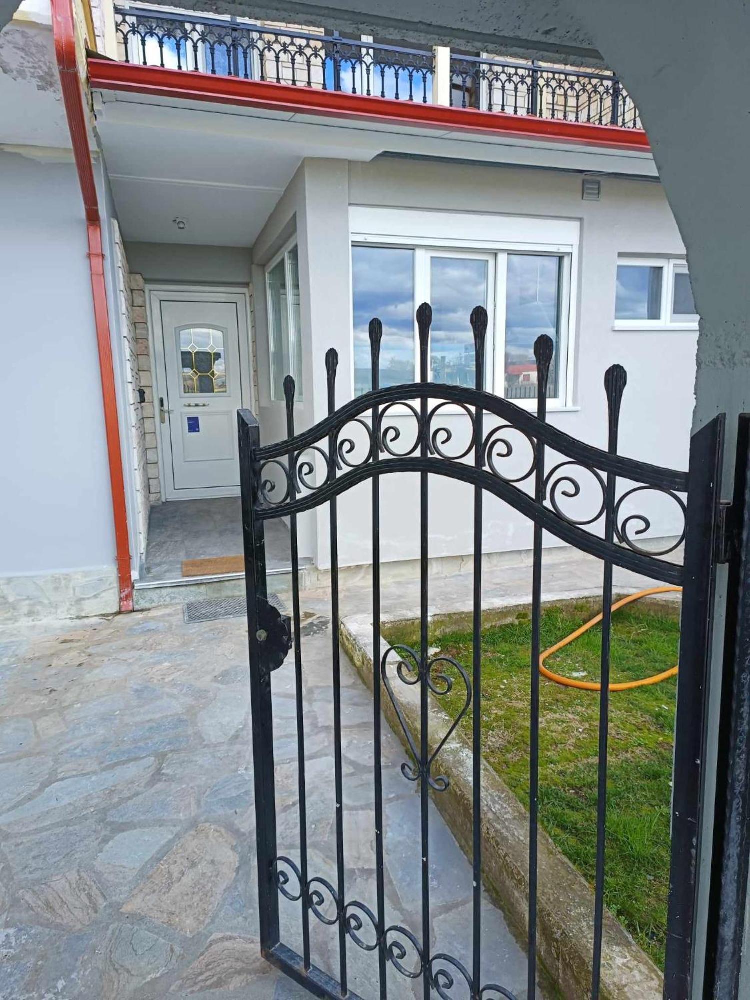 Polys Apartment And Paraskevi Studio With View 프톨레마이다 외부 사진